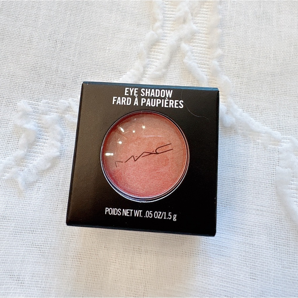 NIB MAC Cosmetics Eye Shadow In Living Pink Frost 1.5g - Picture 4 of 7